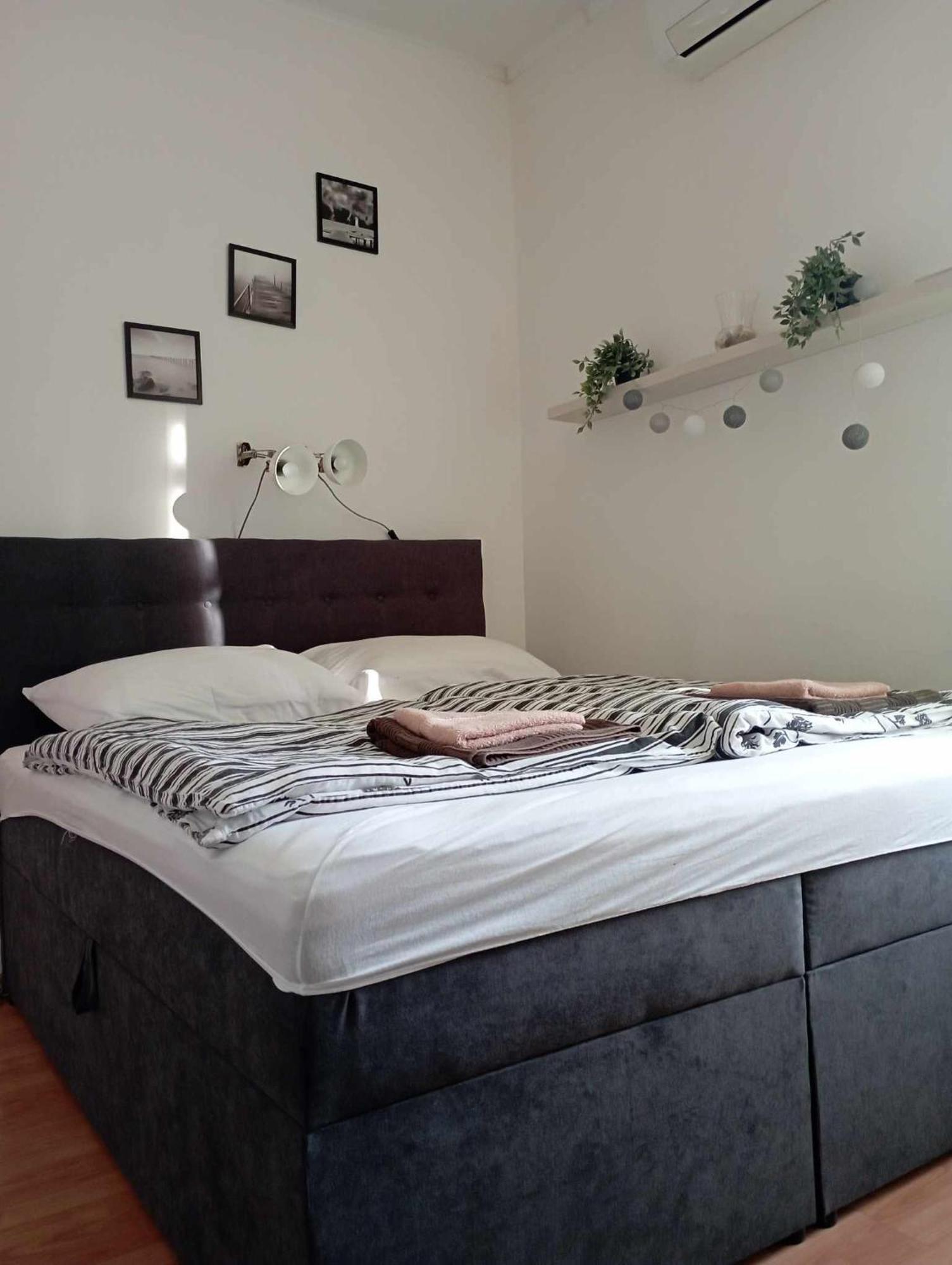 Apartman Angela Ровин Екстериор снимка