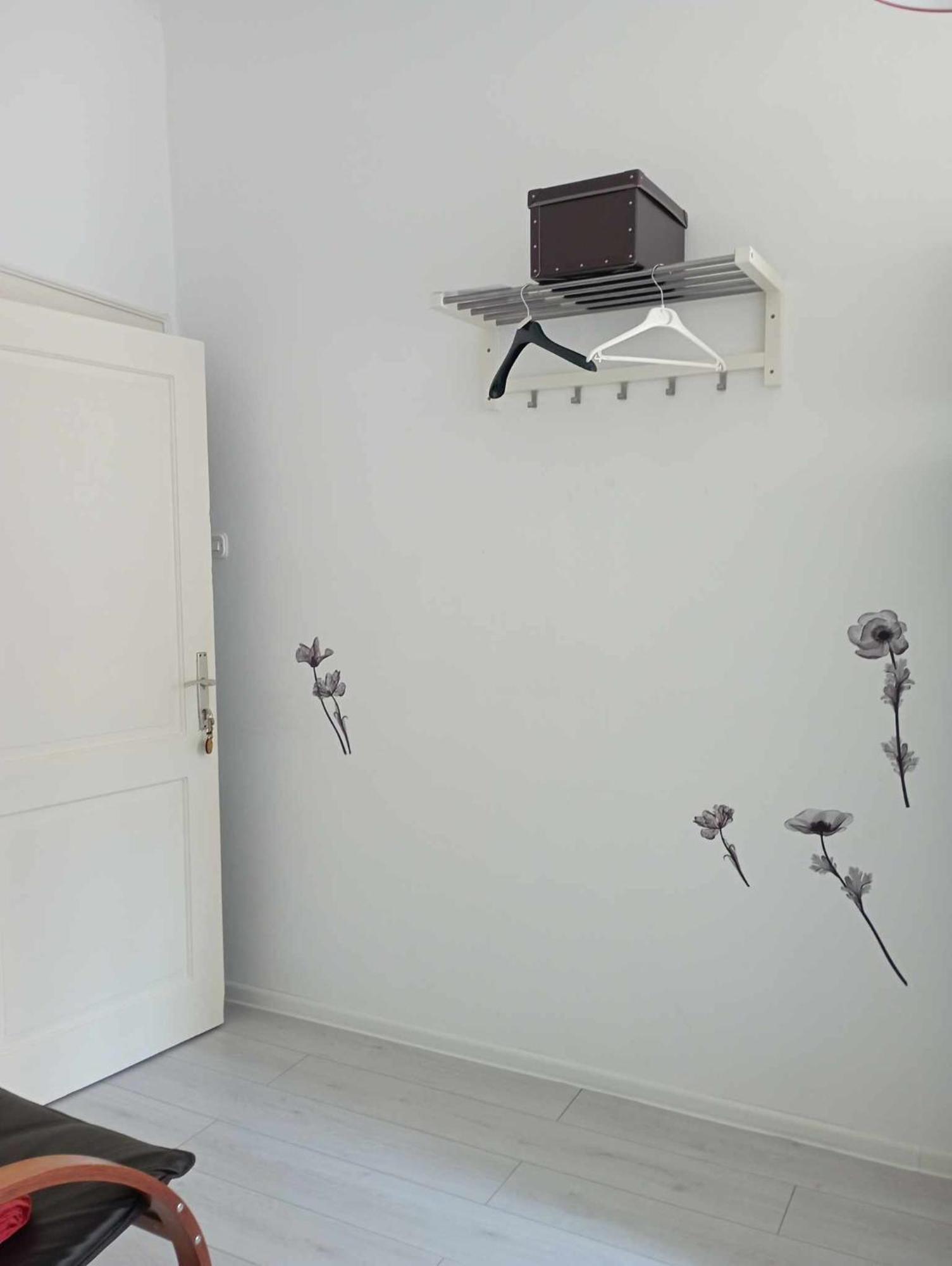 Apartman Angela Ровин Екстериор снимка